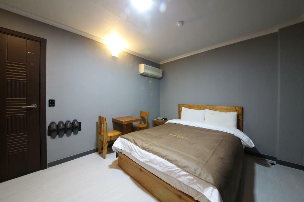 Gung Hotel Jeonju Esterno foto