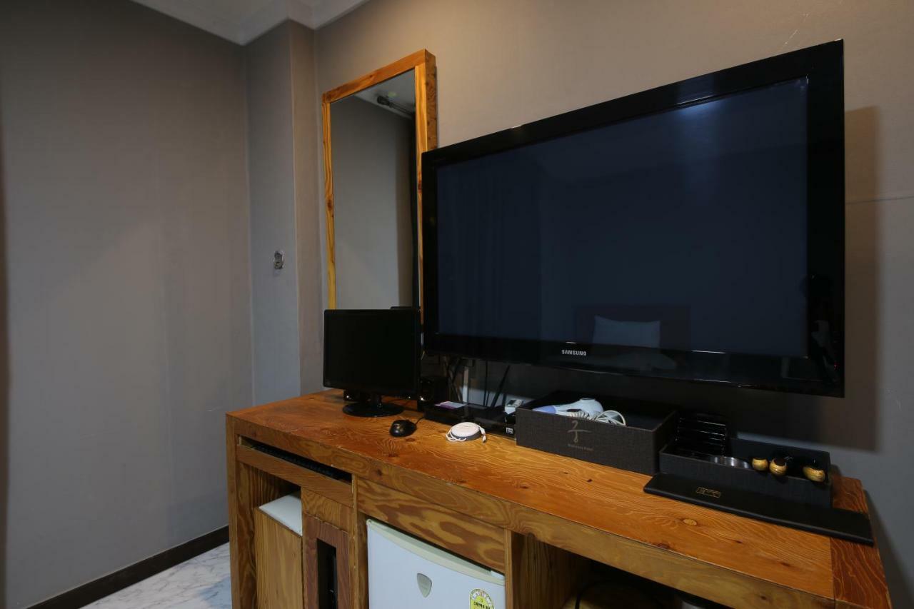 Gung Hotel Jeonju Esterno foto